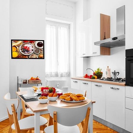 3 Bedrooms Apartment Milano Eksteriør bilde
