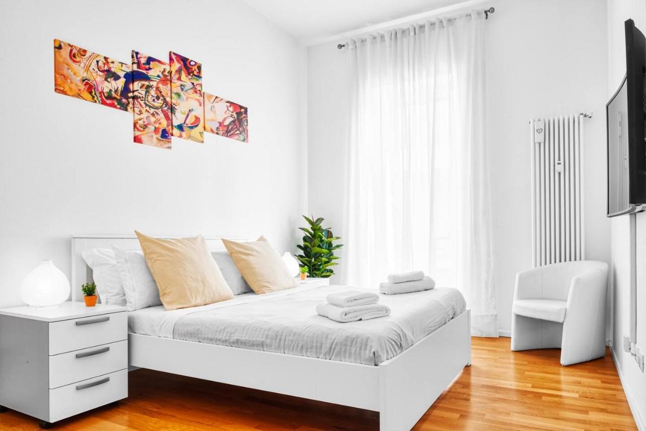3 Bedrooms Apartment Milano Eksteriør bilde